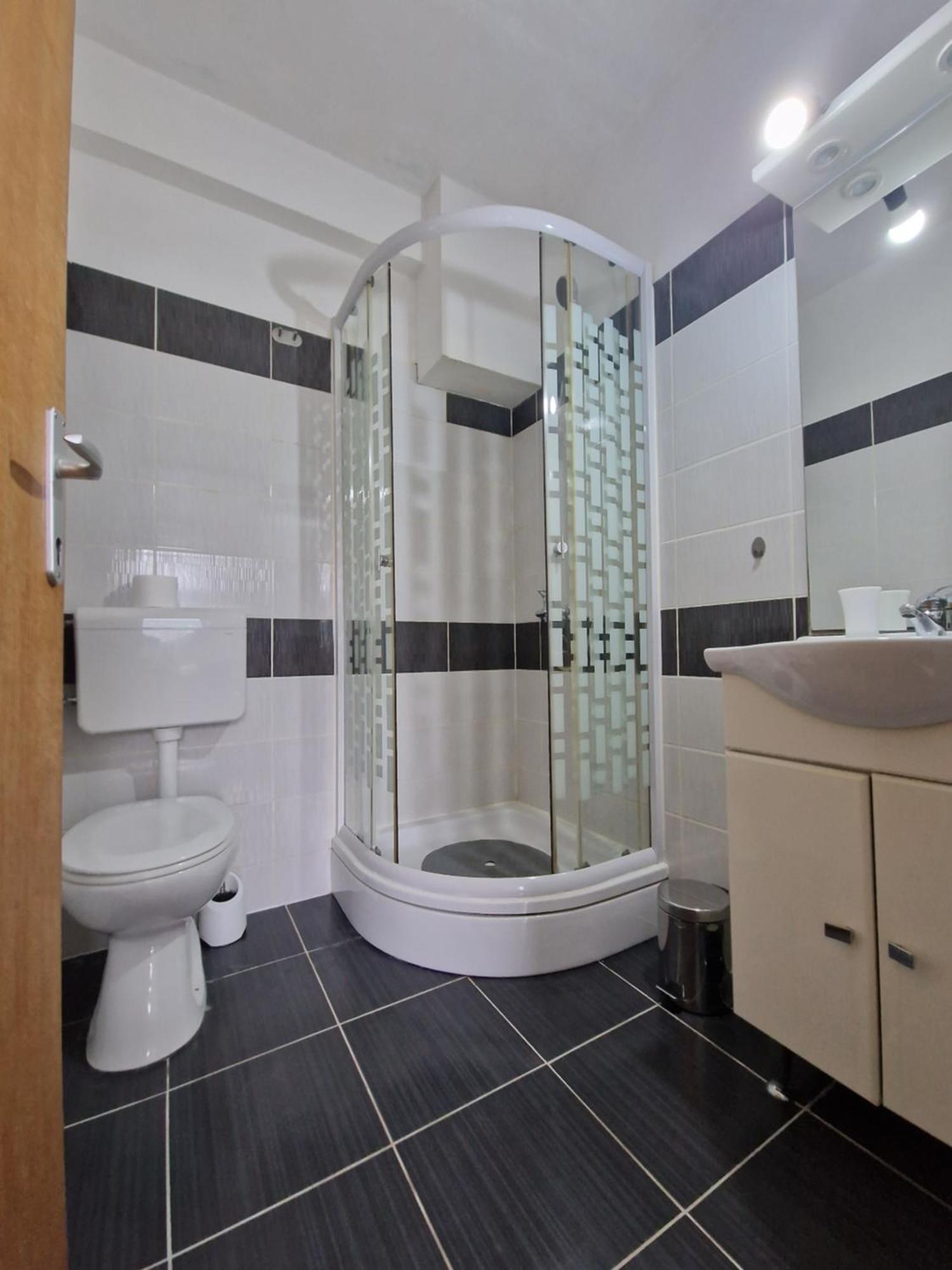 Ensuite Stay Rooms Split Luaran gambar